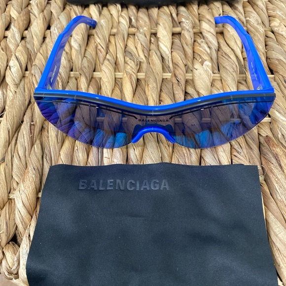 Authentic Balenciaga Blue Light Frame /Blue Mirrored Lens in Excellent Condition - Picture 6 of 13